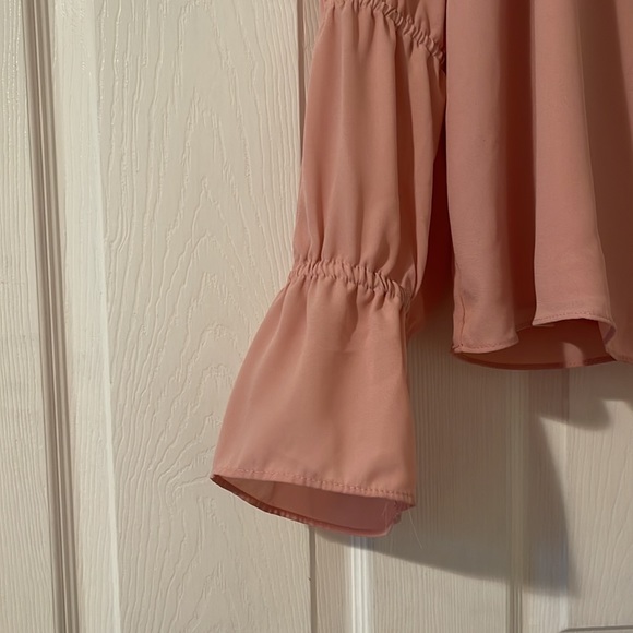 Cece Dusty Rose on/off shoulder blouse with ruffled sleeves size XL - Picture 3 of 5